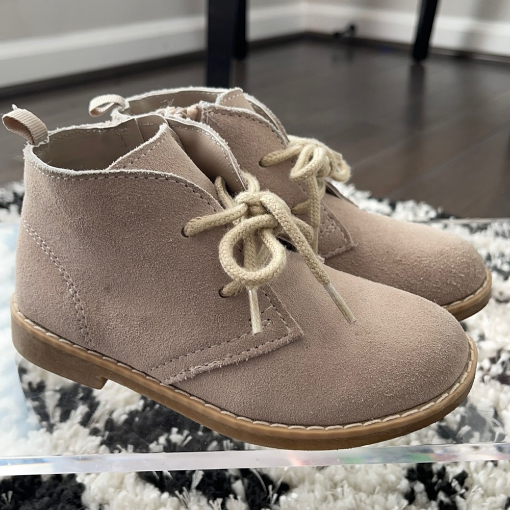 Suede Tan Baby Gap booties 😻